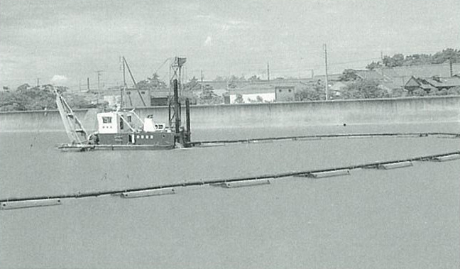 陸搬式ポンプ船“神栄丸”建造